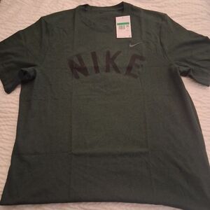 Nike Men's Dark Green Short Sleeve Tee NWT Size XL